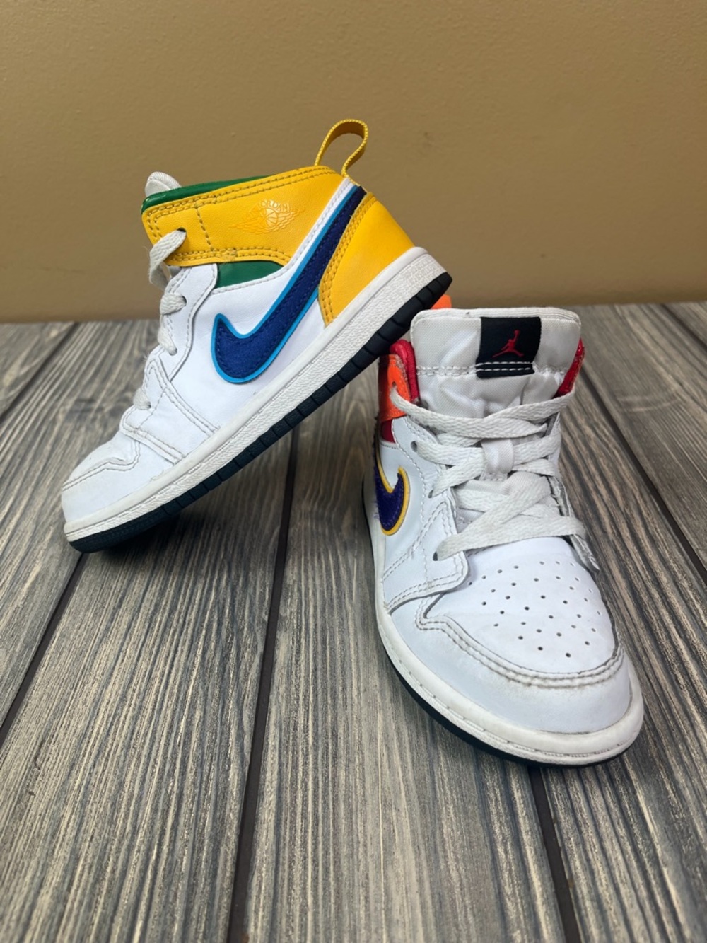 Nike Air Jordan 1 Mid High Top White Court Purple Teal 9C